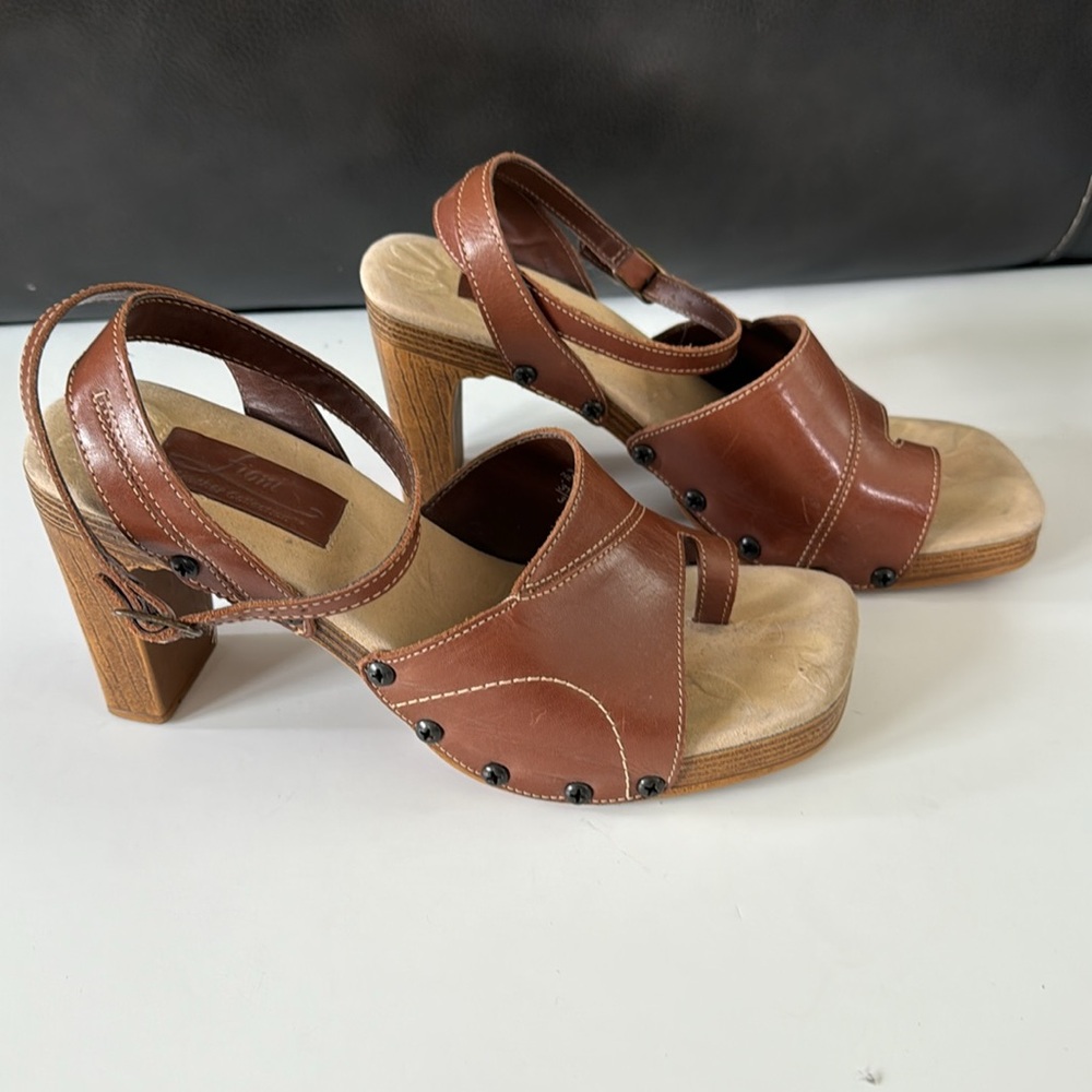 Fioni Women's Size 8.5 Tan Wood Chunky Heels Sandals  Leather Strappy Y2K - Picture 2 of 9